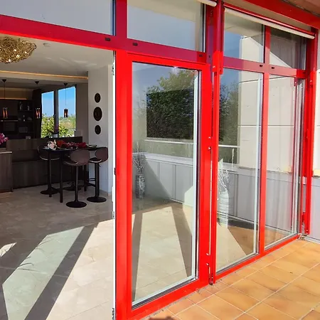 Deluxe Mit Marmorboeden Und Gold-design El Dorado Apartment Schwarzenbek